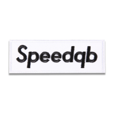 SPEEDQB BOX LOGO NÁŠIVKA - BÍLÁ                    