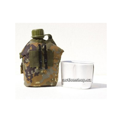                             US polymer water canteen pouch with cup and cover, flecktarn                        
